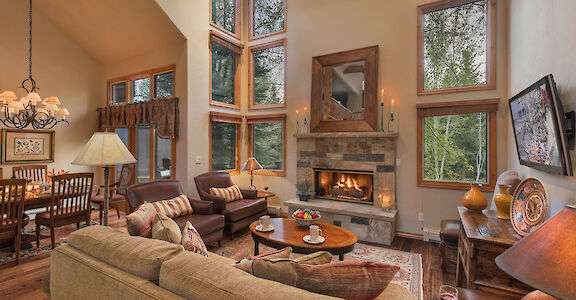 Welcome+to+Chalet+Punto% +Enjoy+the+inviting+fireplace